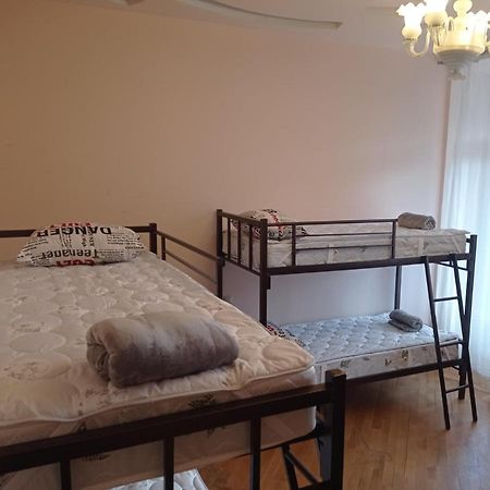 Sun City Hostel Єреван Екстер'єр фото