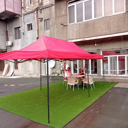 Sun City Hostel Єреван Екстер'єр фото